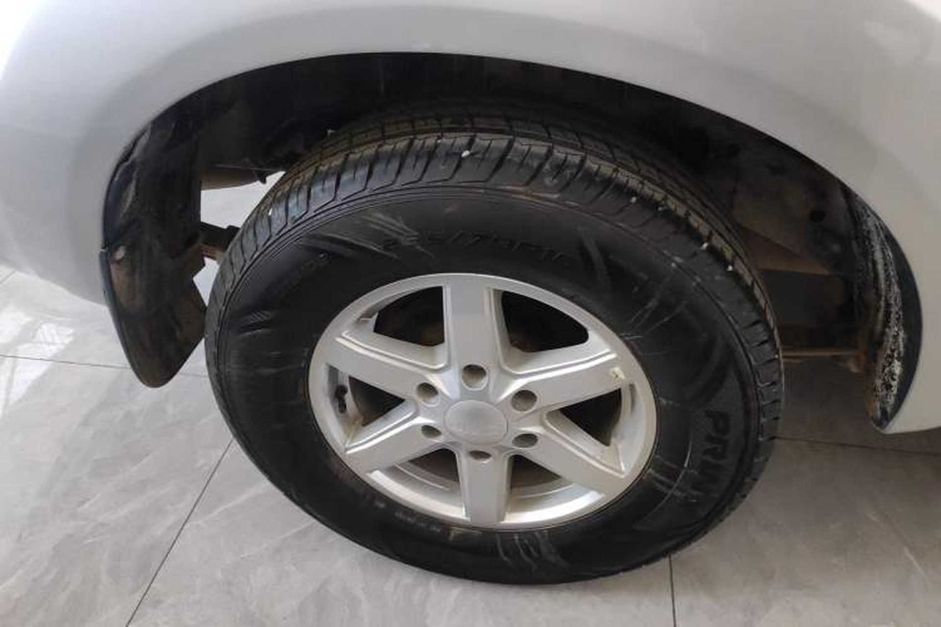 Used JMC Baodian 2022 2.5T Diesel Two-Wheel-Drive Comfort Edition Standard Wheelbase JX4D25A6L Right Rear Wheel Hub