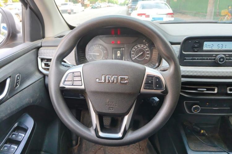 Used JMC Baodian 2022 2.5T Diesel Two-Wheel Drive Comfort Edition Long Wheelbase JX4D25A6L Steering Wheel