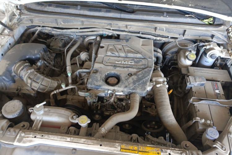 Used JMC Baodian 2022 2.5T Diesel 2WD Comfort Edition with Flat Bed and Extended Wheelbase – JX4D25A6L Engine Bay