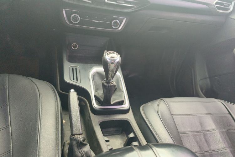 Used JMC Baodian 2022 2.5T Diesel 4x4 Comfort Edition Standard Wheelbase JX4D25A6L Gear Lever