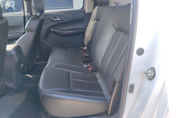 Used JMC Baodian 2022 2.5T Diesel Two-Wheel Drive Comfort Edition Long Wheelbase JX4D25A6L Interior 4