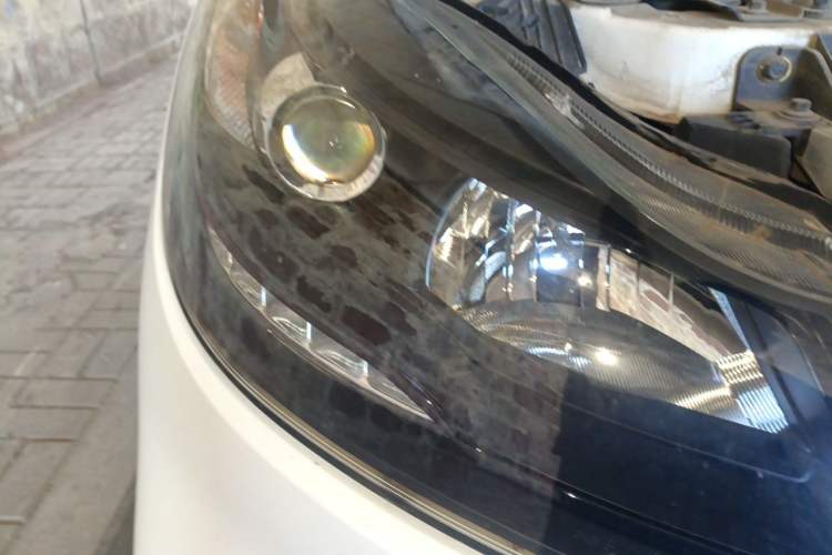 Used JMC Baodian 2022 2.5T Diesel 2WD Comfort Edition with Flat Bed and Extended Wheelbase – JX4D25A6L Right Front Headlight