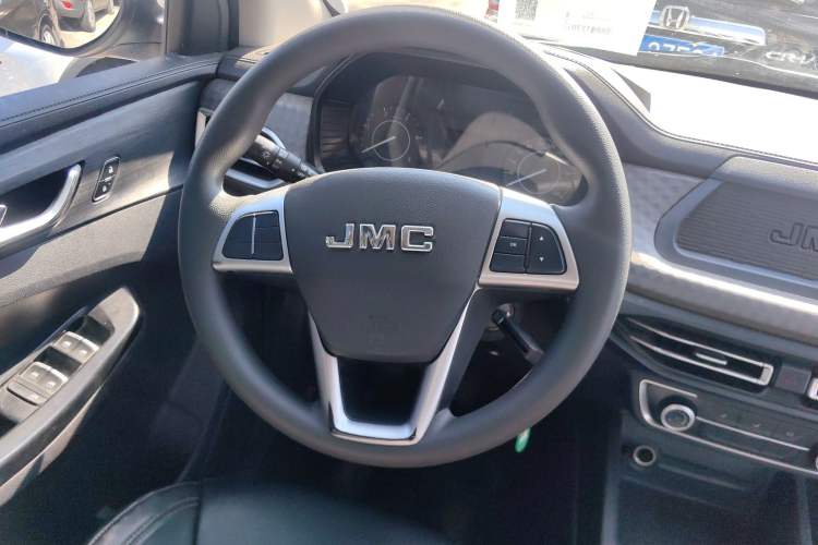 Used JMC Baodian 2022 2.5T Diesel Two-Wheel Drive Comfort Edition Long Wheelbase JX4D25A6L Steering Wheel