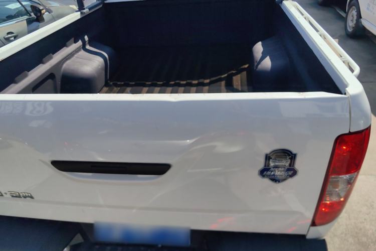 Used JMC Baodian 2022 2.5T Diesel Two-Wheel Drive Comfort Edition Long Wheelbase JX4D25A6L Trunk