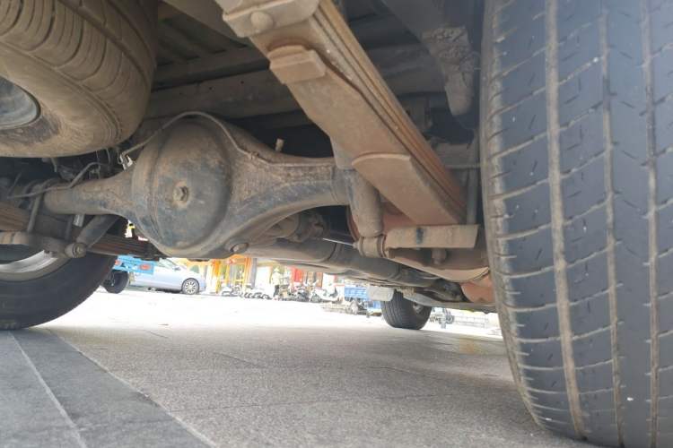 Used JMC Baodian 2023 2.5T Diesel Two-Wheel Drive Comfort Edition Standard Wheelbase JX4D25A6L Chassis Rear Right