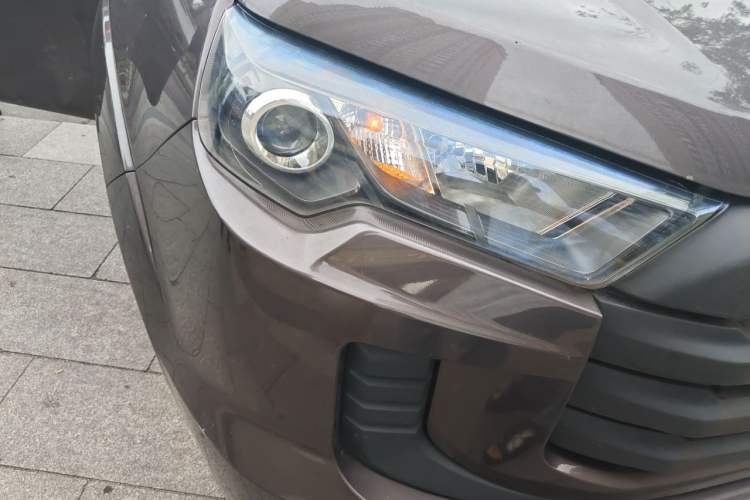 Used JMC Baodian 2023 2.5T Diesel Two-Wheel Drive Comfort Edition Standard Wheelbase JX4D25A6L Right Front Headlight