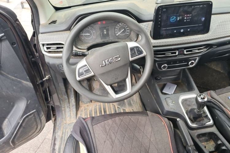 Used JMC Baodian 2023 2.5T Diesel Two-Wheel Drive Comfort Edition Standard Wheelbase JX4D25A6L Steering Wheel