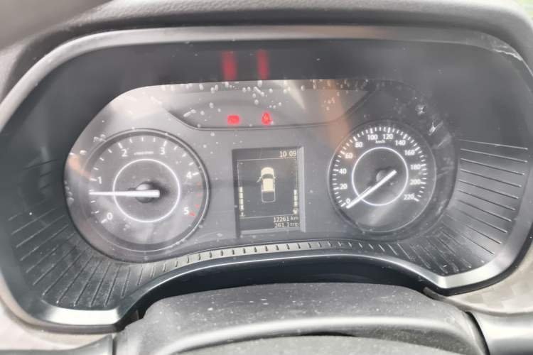 Used JMC Baodian 2023 2.5T Diesel Two-Wheel Drive Comfort Edition Long Wheelbase JX4D25A6L Instrument Cluster