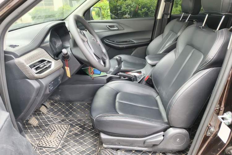 Used JMC Baodian 2023 2.5T Diesel Two-Wheel Drive Comfort Edition Long Wheelbase JX4D25A6L Left Front Seat