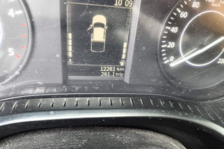Used JMC Baodian 2023 2.5T Diesel Two-Wheel Drive Comfort Edition Long Wheelbase JX4D25A6L Odometer Close Up