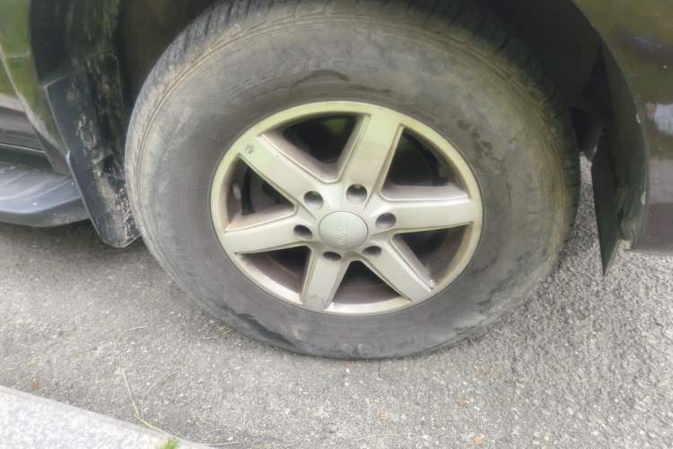 Used JMC Baodian 2023 2.5T Diesel Two-Wheel Drive Comfort Edition Long Wheelbase JX4D25A6L Right Front Wheel Hub