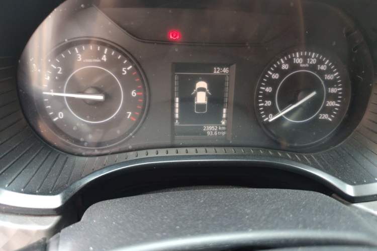 Used JMC Baodian 2023 1.8T Gasoline Two-Wheel Drive Comfort Edition Long Wheelbase JX4G18A6L Odometer Close Up