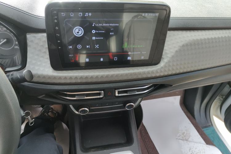 Used JMC Baodian 2023 2.5T Diesel Two-Wheel Drive Comfort Edition Long Wheelbase JX4D25A6L Audio And AC Panel