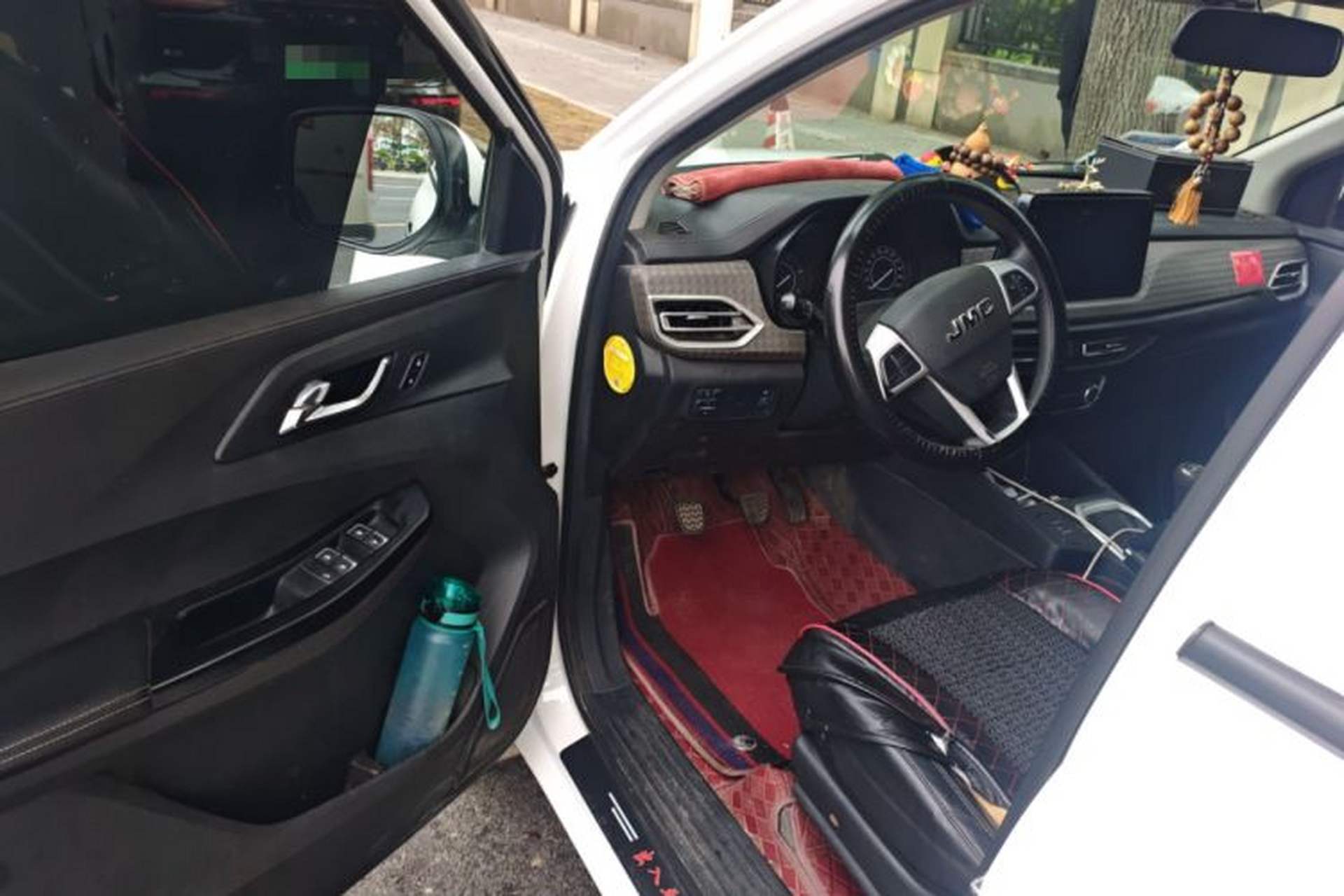 Used JMC Baodian 2023 2.5T Diesel Two-Wheel Drive Comfort Edition Standard Wheelbase JX4D25A6L Driver Seat
