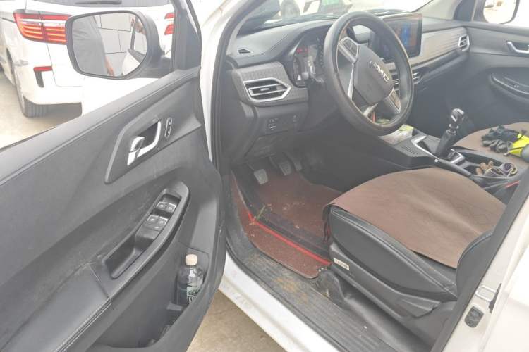 Used JMC Baodian 2023 1.8T Gasoline Two-Wheel Drive Luxury Edition Long Wheelbase JX4G18A6L Driver Seat