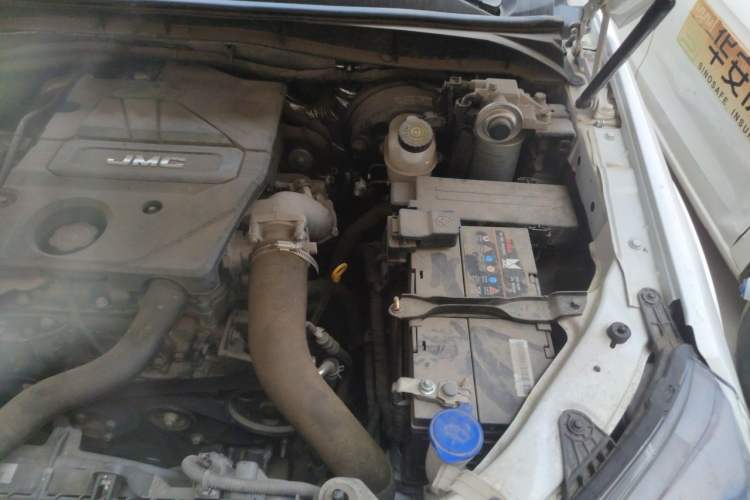 Used JMC Baodian 2023 2.5T Diesel Two-Wheel Drive Comfort Edition Long Wheelbase JX4D25A6L Engine Bay Left
