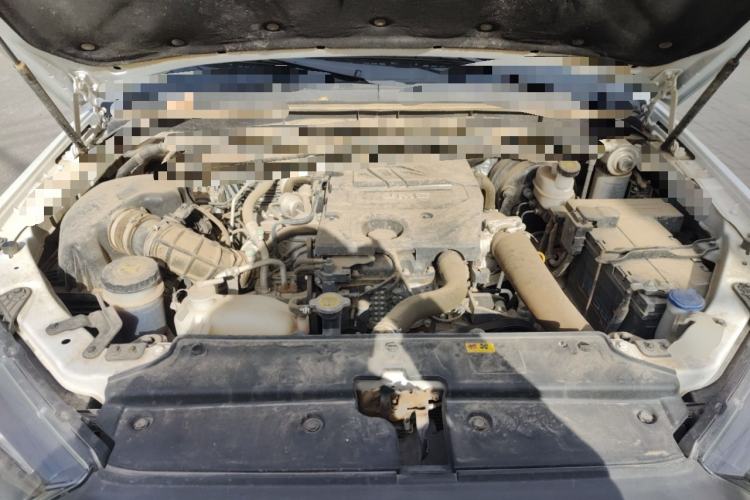 Used JMC Baodian 2023 2.5T Diesel Two-Wheel Drive Comfort Edition Long Wheelbase JX4D25A6L Engine Bay