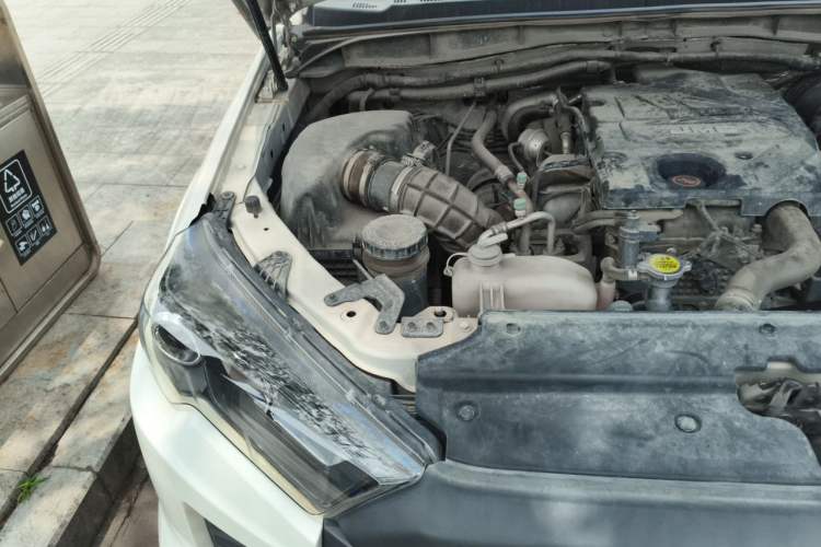 Used JMC Baodian 2023 2.5T Diesel Two-Wheel Drive Comfort Edition Standard Wheelbase JX4D25A6L Engine Bay Right