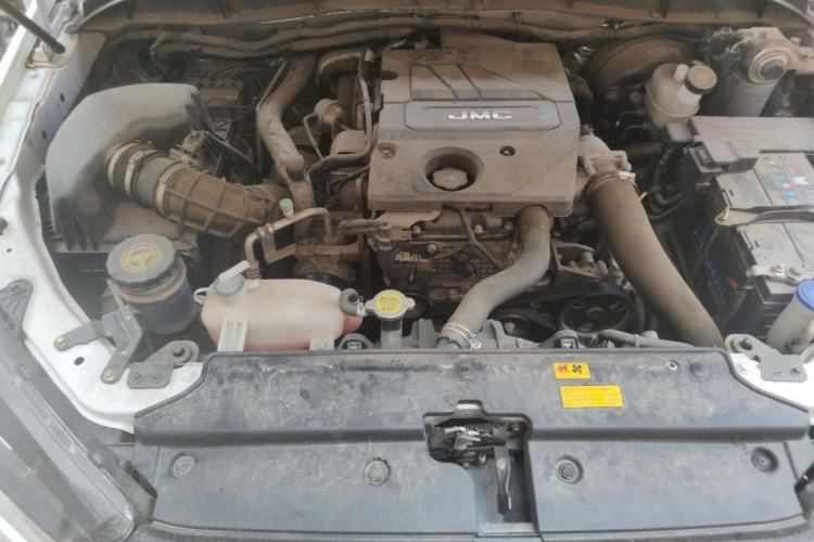 Used JMC Baodian 2023 2.5T Diesel Two-Wheel Drive Comfort Edition Long Wheelbase JX4D25A6L Engine Bay