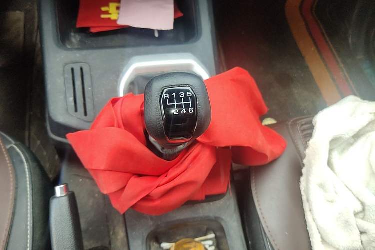 Used JMC Baodian 2023 1.8T Gasoline Two-Wheel Drive Comfort Edition Standard Wheelbase JX4G18A6L Gear Lever