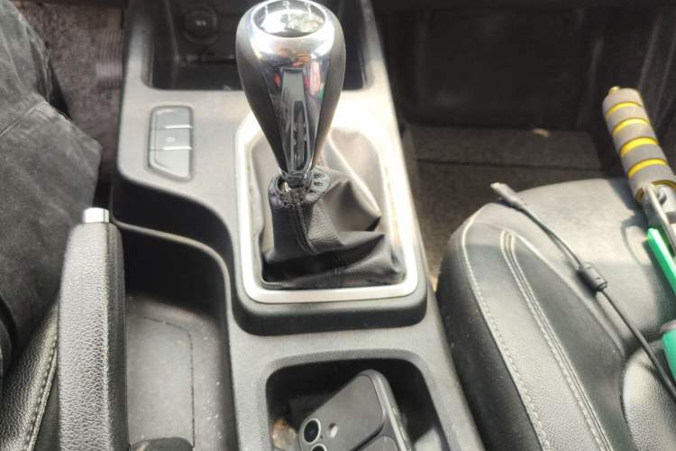 Used JMC Baodian 2023 2.5T Diesel Two-Wheel Drive Comfort Edition Standard Wheelbase JX4D25A6L Gear Lever