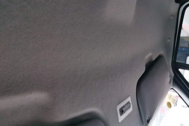 Used JMC Baodian 2023 2.5T Diesel Two-Wheel Drive Luxury Edition Standard Wheelbase JX4D25A6L Headliner