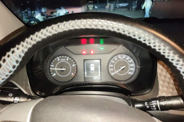 Used JMC Baodian 2023 2.5T Diesel Two-Wheel Drive Comfort Edition Standard Wheelbase JX4D25A6L Instrument Cluster