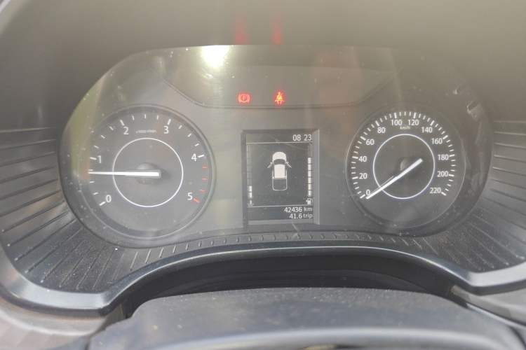 Used JMC Baodian 2023 2.5T Diesel Two-Wheel Drive Comfort Edition Flat-Base Cargo Bed Long Wheelbase JX4D25A6L Instrument Cluster