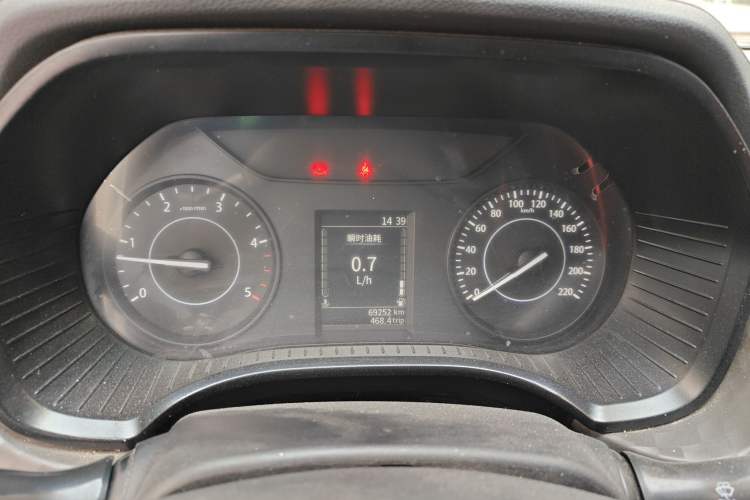 Used JMC Baodian 2023 2.5T Diesel Two-Wheel Drive Comfort Edition Standard Wheelbase JX4D25A6L Instrument Cluster