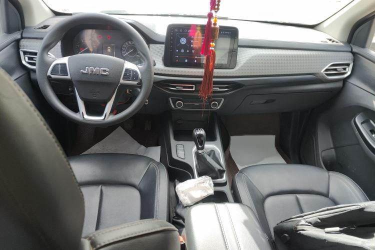 Used JMC Baodian 2023 2.5T Diesel Two-Wheel Drive Comfort Edition Long Wheelbase JX4D25A6L Interior 2