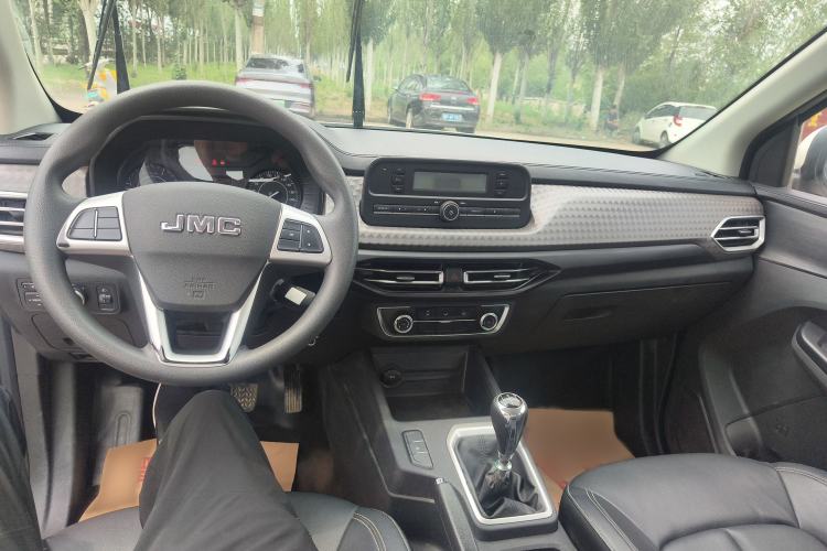Used JMC Baodian 2023 2.5T Diesel 4x4 Comfort Edition Standard Wheelbase JX4D25A6L Interior 3