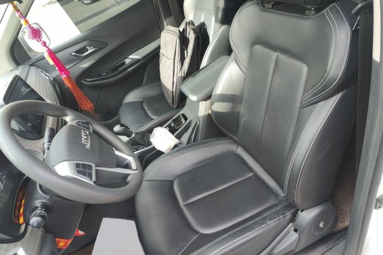 Used JMC Baodian 2023 2.5T Diesel Two-Wheel Drive Comfort Edition Long Wheelbase JX4D25A6L Left Front Seat