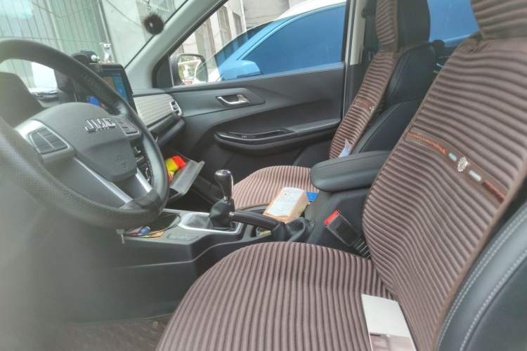 Used JMC Baodian 2023 2.5T Diesel Two-Wheel Drive Comfort Edition Long Wheelbase JX4D25A6L Left Front Seat