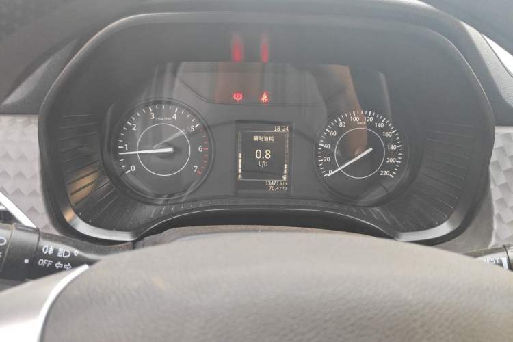 Used JMC Baodian 2023 1.8T Gasoline Two-Wheel Drive Luxury Edition Long Wheelbase JX4G18A6L Odometer Close Up