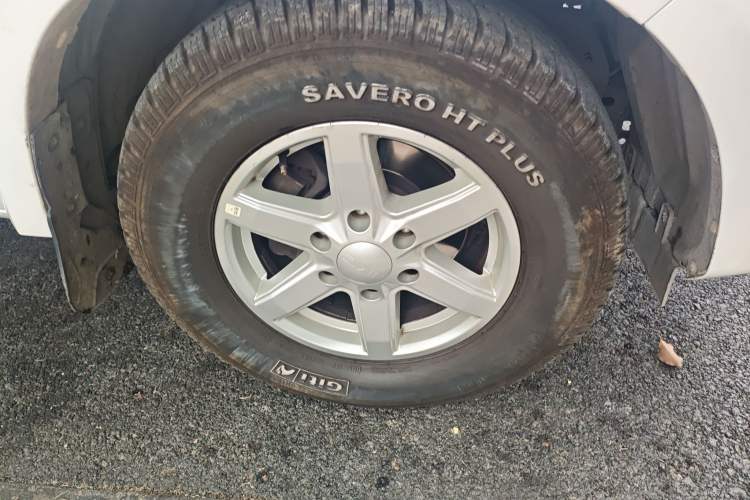 Used JMC Baodian 2023 2.5T Diesel Two-Wheel Drive Comfort Edition Standard Wheelbase JX4D25A6L Right Front Wheel Hub