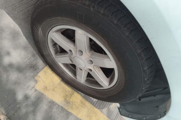 Used JMC Baodian 2023 2.5T Diesel Two-Wheel Drive Comfort Edition Standard Wheelbase JX4D25A6L Right Front Wheel Hub