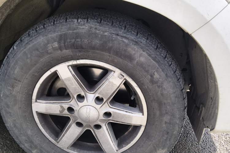 Used JMC Baodian 2023 2.5T Diesel Two-Wheel Drive Comfort Edition Flat-Base Cargo Bed Long Wheelbase JX4D25A6L Right Front Wheel Hub