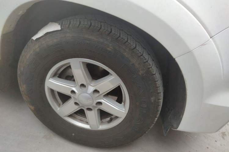 Used JMC Baodian 2023 2.5T Diesel Two-Wheel Drive Comfort Edition Long Wheelbase JX4D25A6L Right Front Wheel Hub
