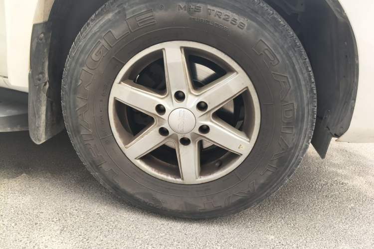 Used JMC Baodian 2023 2.5T Diesel Two-Wheel Drive Comfort Edition Standard Wheelbase JX4D25A6L Right Front Wheel Hub