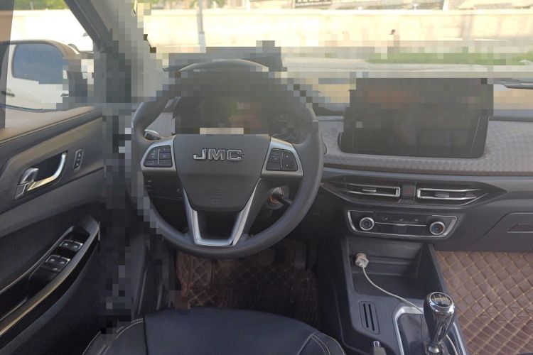 Used JMC Baodian 2023 2.5T Diesel Two-Wheel Drive Comfort Edition Flat-Base Cargo Bed Long Wheelbase JX4D25A6L Steering Wheel