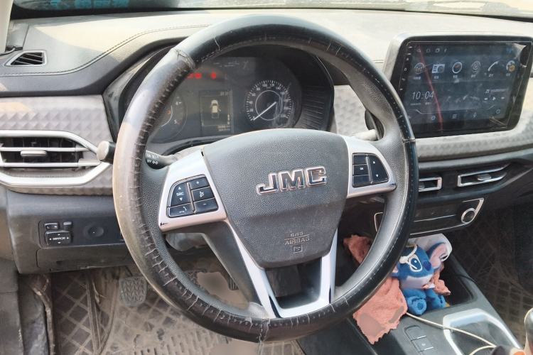 Used JMC Baodian 2023 2.5T Diesel Two-Wheel Drive Comfort Edition Flat-Base Cargo Bed Long Wheelbase JX4D25A6L Steering Wheel