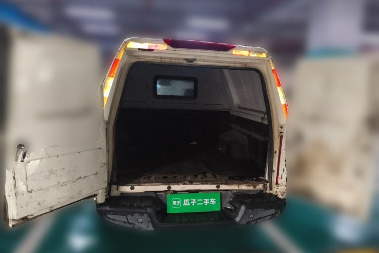 Used JMC Baodian 2023 2.5T Diesel Two-Wheel Drive Comfort Edition Standard Wheelbase JX4D25A6L Trunk