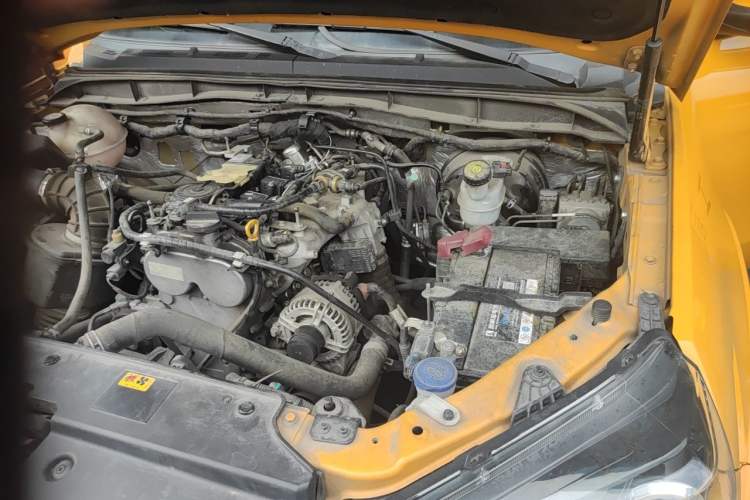 Used JMC Baodian 2023 1.8T Gasoline Two-Wheel Drive Comfort Edition Standard Wheelbase JX4G18A6L Engine Bay Left