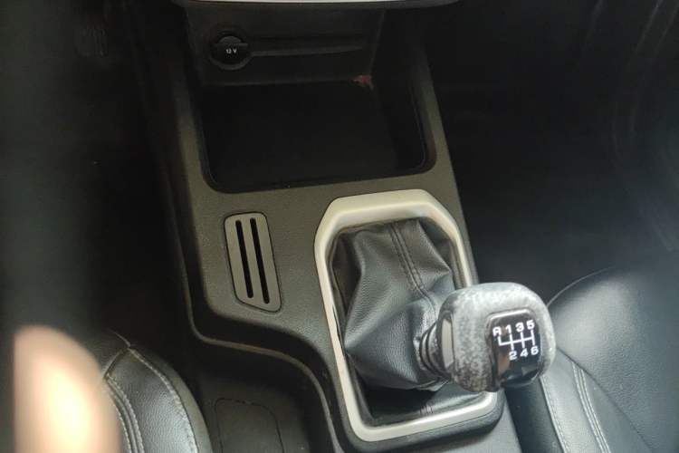Used JMC Baodian 2023 1.8T Gasoline Two-Wheel Drive Comfort Edition Standard Wheelbase JX4G18A6L Gear Lever