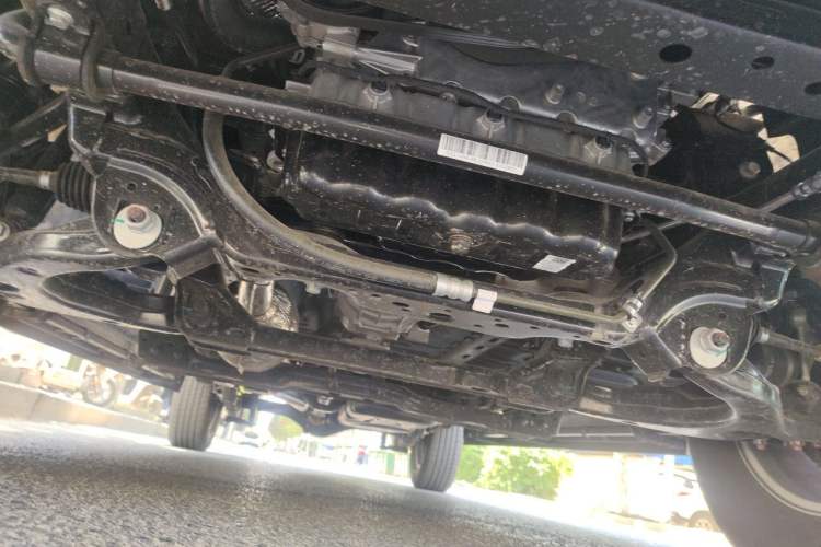 Used JMC Baodian 2025 2.5T Manual Diesel Two-Wheel Drive Long Wheelbase Chassis Front