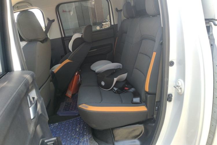 Used JMC Baodian 2025 2.5T Manual Diesel Two-Wheel Drive Long Wheelbase Interior 4