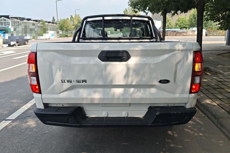 Used JMC Baodian 2025 2.5T Manual Diesel 4x4 Long Wheelbase Flat-Base Cargo Bed Rear