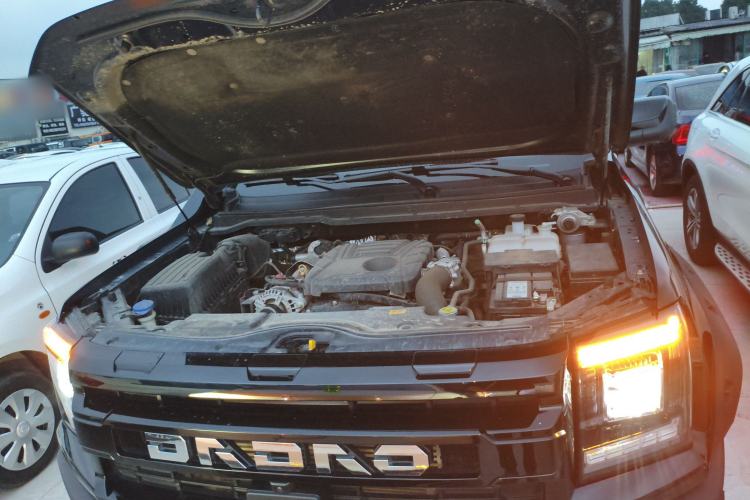 Used JMC DaDao 2023 Pursuer 2.3T Diesel Automatic 4x4 Standard-Wheel Prestige Model Engine Bay