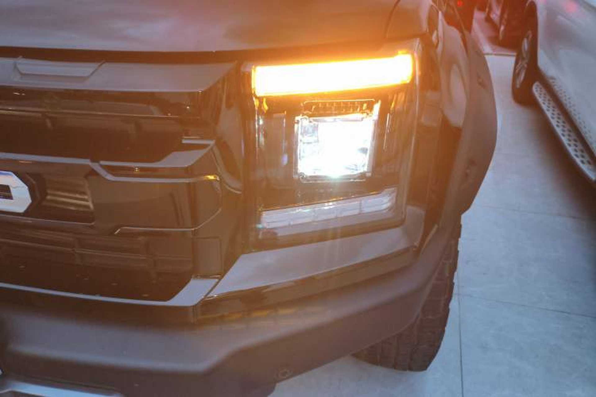Used JMC DaDao 2023 Pursuer 2.3T Diesel Automatic 4x4 Standard-Wheel Prestige Model Left Front Headlight
