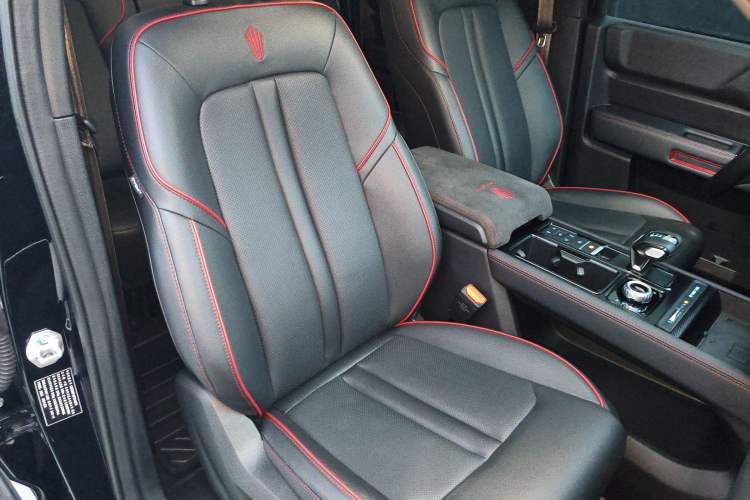 Used JMC DaDao 2023 Pursuer 2.3T Diesel Automatic 4x4 Standard-Wheel Prestige Model Right Front Seat